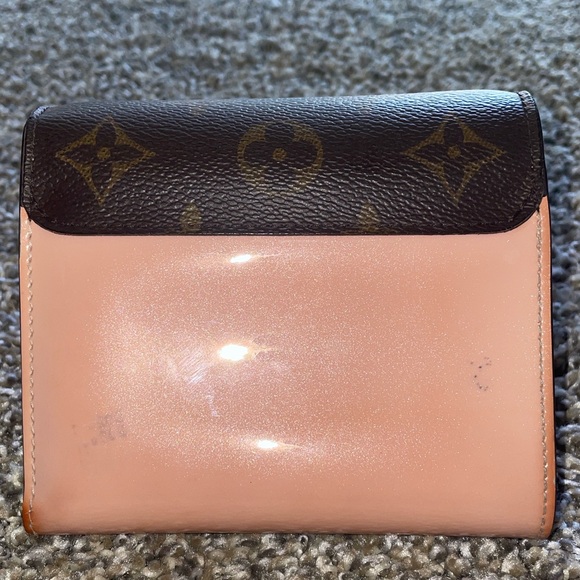 Preowned Louis Vuitton Portefeuille Cherrywood Monogram Vernis trifold Wallet - Picture 2 of 8